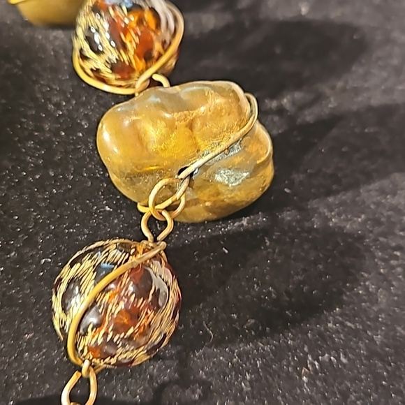 ABRA COUTURE Lucite & Brass Beaded 16" Necklace - Picture 4 of 7